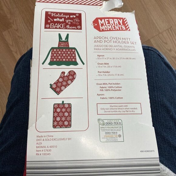 Apron Set Christmas Holiday Baking Oven Mitt Potholder Kitchen Merry Moments - Picture 3 of 11